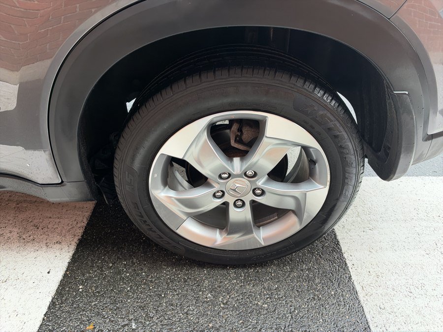 Used 2017 Honda HR-V LX image 13