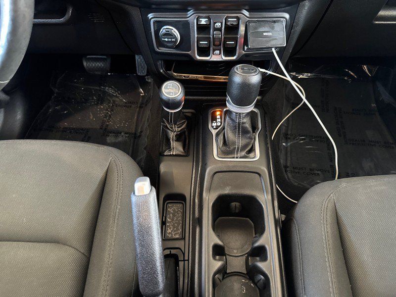 Used 2019 Jeep Wrangler Unlimited Sahara AWD/4WD image 24