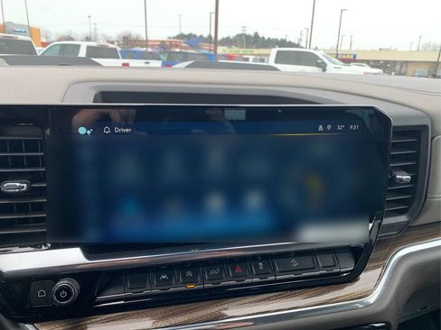 Used 2024 Chevrolet Silverado 1500 LT Trail Boss w/ Convenience Package II image 11