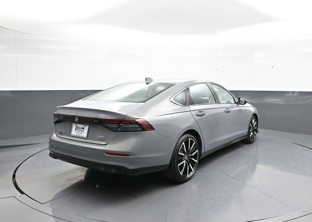 Used 2023 Honda Accord Touring image 6