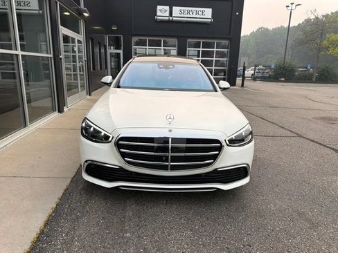 Used 2021 Mercedes-Benz S 580 4MATIC Sedan image 2