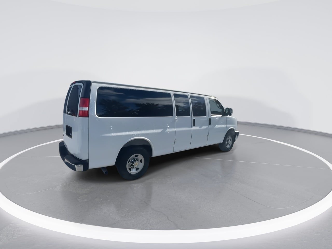 Used 2025 Chevrolet Express 3500 LT w/ LT Preferred Equipment Group RWD image 19