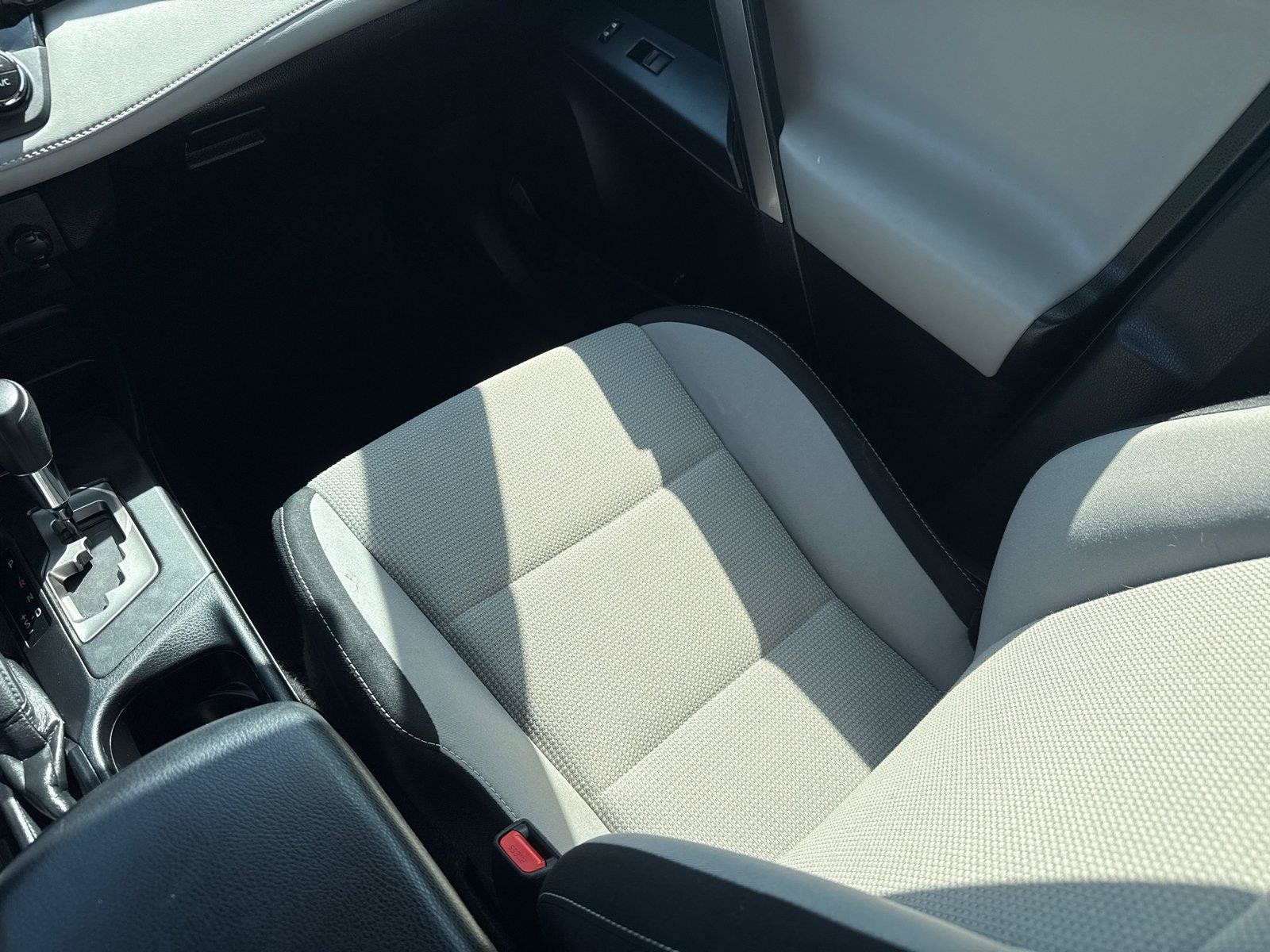 Used 2016 Toyota RAV4 XLE w/ Convenience Package FWD image 29