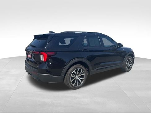 Used 2025 Ford Explorer ST-Line AWD/4WD image 5