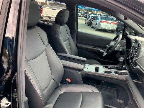 Used 2024 Toyota Sienna XLE Woodland Edition image 7