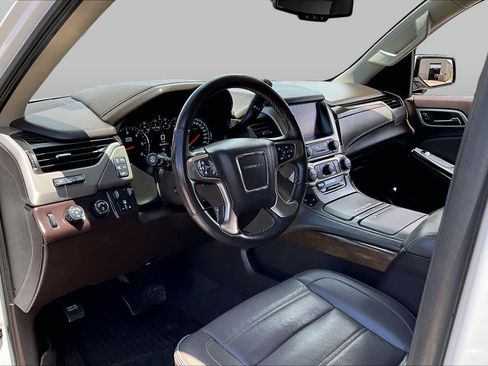 Used 2019 GMC Yukon Denali w/ Denali Ultimate Package AWD/4WD image 18