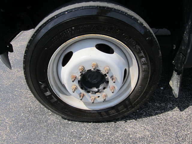 Used 2015 Ford F550 4x4 Regular Cab Super Duty image 28
