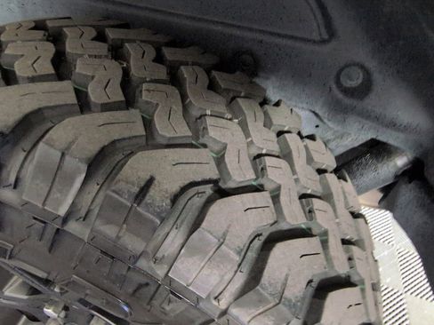 Used 2024 Jeep Wrangler Sport AWD/4WD image 12