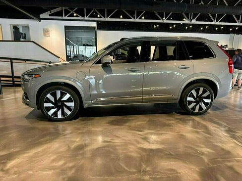 Used 2024 Volvo XC90 T8 Plus w/ Protection Package Premier AWD/4WD image 2
