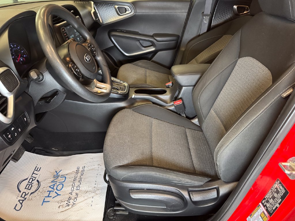 Used 2020 Kia Soul S FWD image 19