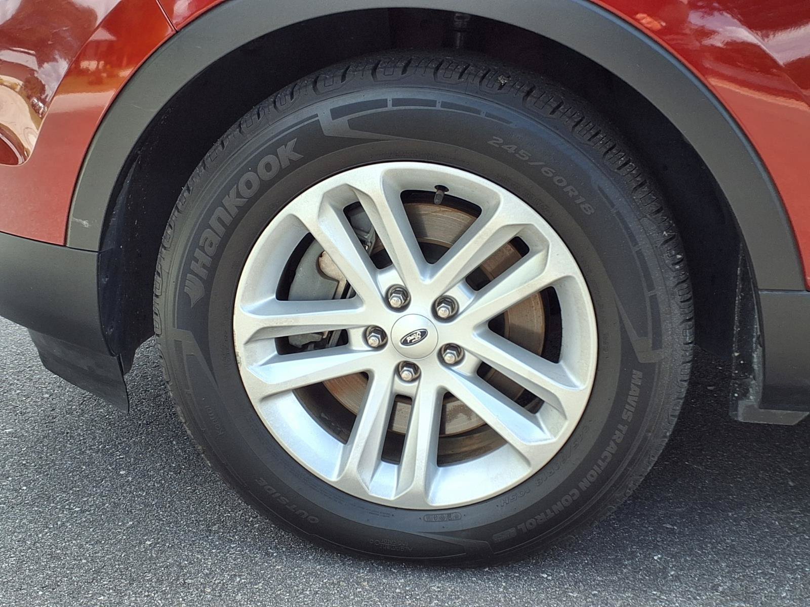 Used 2014 Ford Explorer XLT w/ Equipment Group 202A FWD image 27