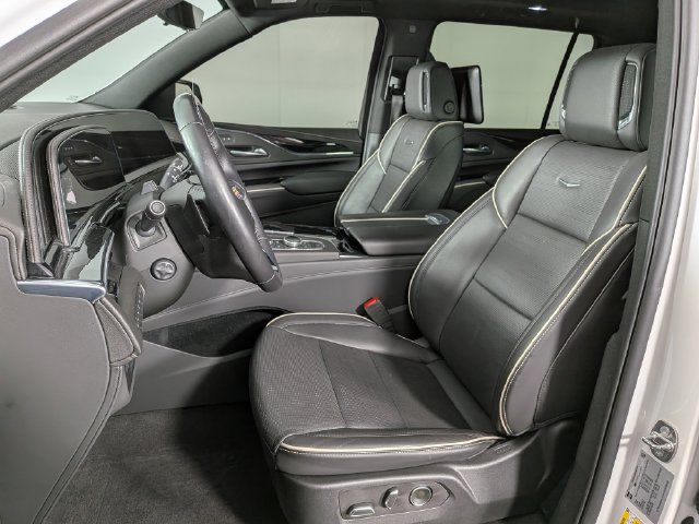 Certified 2024 Cadillac Escalade ESV Sport w/ LPO, ONYX Package AWD/4WD image 17