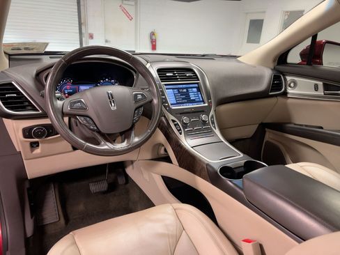 Used 2016 Lincoln MKX Reserve w/ Luxury Package image 28