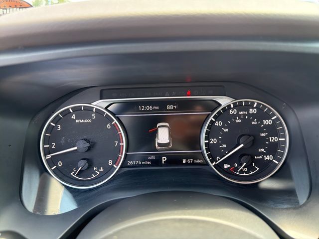 Used 2022 Nissan Rogue SV AWD/4WD image 17