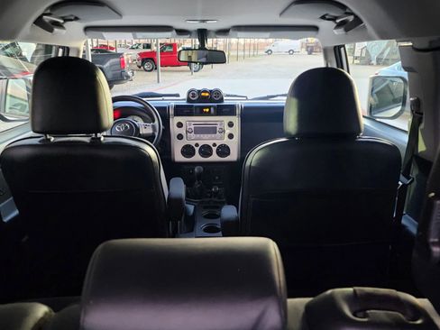 Used 2013 Toyota FJ Cruiser 4WD image 16