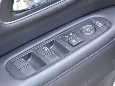 Used 2019 Honda HR-V EX-L image 9