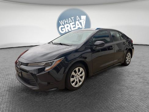 Used 2024 Toyota Corolla LE FWD image 8