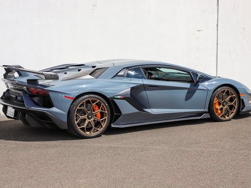 Used 2019 Lamborghini Aventador SVJ AWD/4WD image 5
