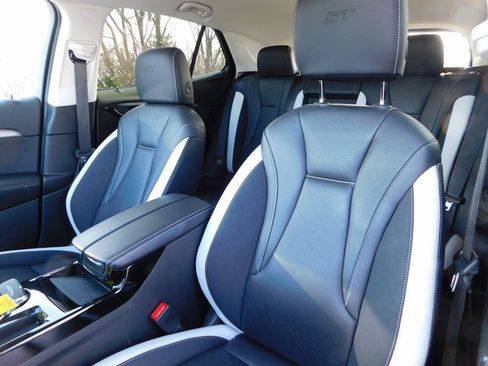 Certified 2025 Buick Envision Sport Touring image 15