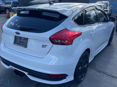 Used 2017 Ford Focus ST FWD image 3