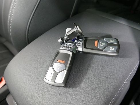 Used 2023 Audi Q5 2.0T Prestige w/ Prestige Package image 22