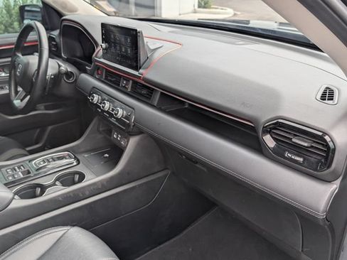 Used 2025 Honda Pilot EX-L image 17