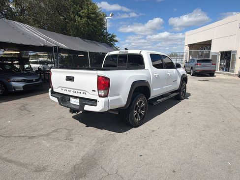 Used 2016 Toyota Tacoma TRD Sport w/ Premium & Technology Package image 7