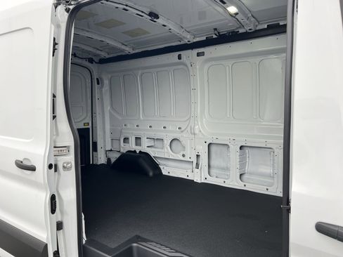 New 2026 Ford Transit 250 148 Medium Roof image 22