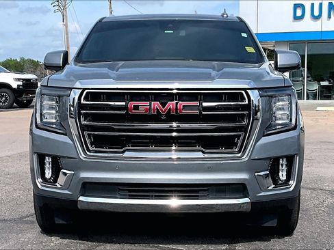 Used 2023 GMC Yukon SLT w/ SLT Luxury Package AWD/4WD image 3