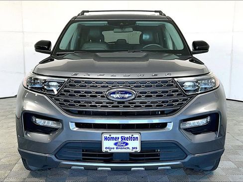 Used 2022 Ford Explorer XLT w/ Equipment Group 202A image 3