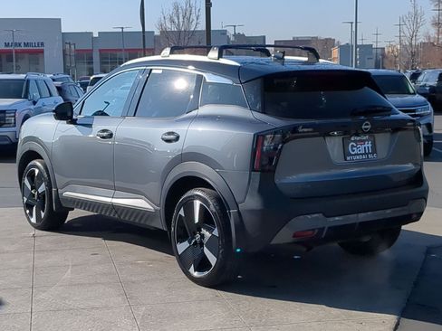 Used 2025 Nissan Kicks SR image 8