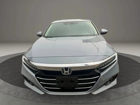 Used 2021 Honda Accord Touring image 2