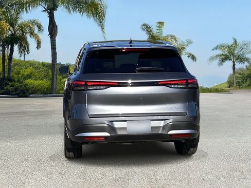 Certified 2026 INFINITI QX60 Luxe w/ Cargo Package FWD image 4