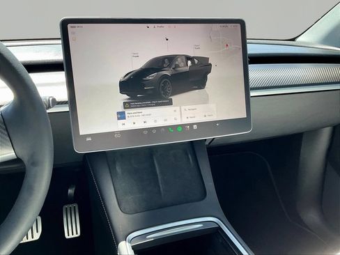 Used 2022 Tesla Model Y Performance AWD/4WD image 11