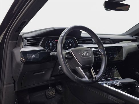 Used 2023 Audi e-tron Chronos w/ Chronos Package image 17