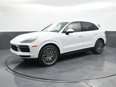 Certified 2023 Porsche Cayenne Platinum Edition AWD/4WD image 1