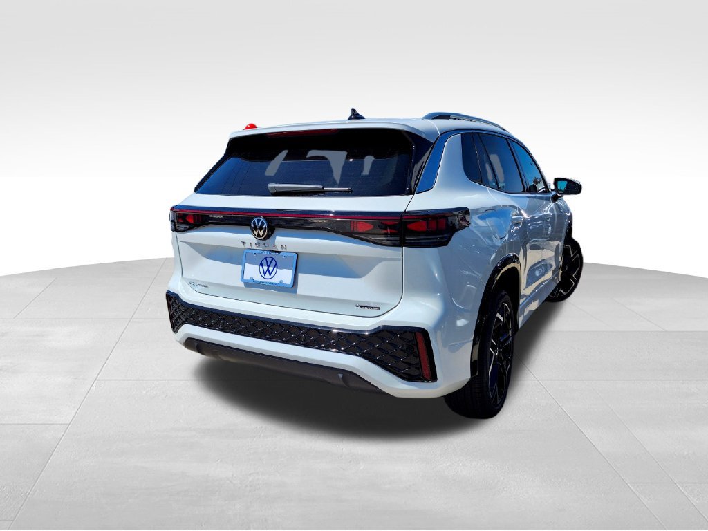 New 2026 Volkswagen Tiguan SEL R-Line AWD/4WD image 6
