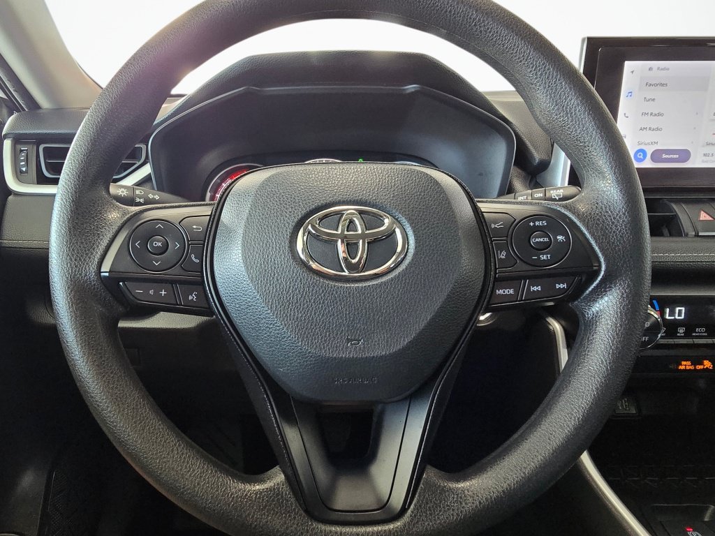 Certified 2025 Toyota RAV4 XLE FWD image 21