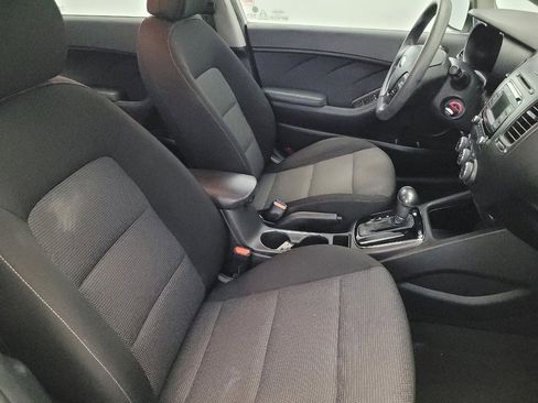 Used 2017 Kia Forte LX image 21