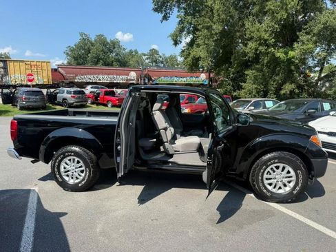 Used 2010 Nissan Frontier XE w/ XE Preferred Pkg RWD image 5