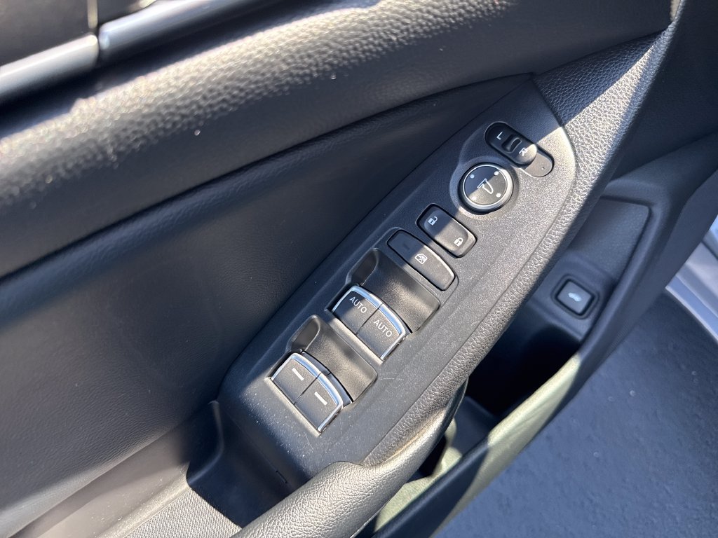 Used 2018 Honda Accord LX image 10