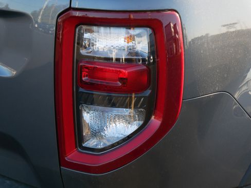 Used 2023 Ford Bronco Sport Outer Banks w/ Tech Package image 17