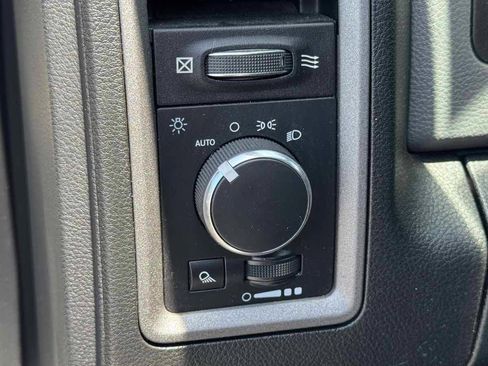 Used 2018 RAM 1500 Express RWD image 18