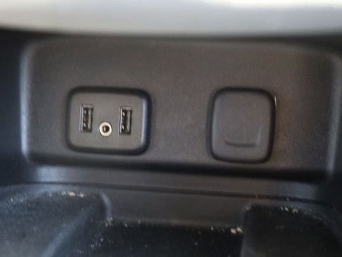 Used 2018 Chevrolet Equinox Premier image 28