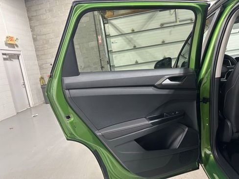 New 2026 Volkswagen Taos SE image 12