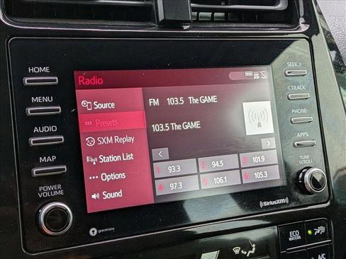 Used 2022 Toyota Prius LE image 18