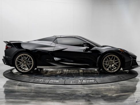 Used 2023 Chevrolet Corvette Z06 image 23