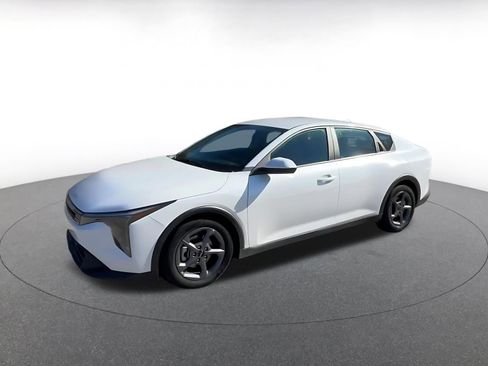 Used 2025 Kia K4 LXS image 8