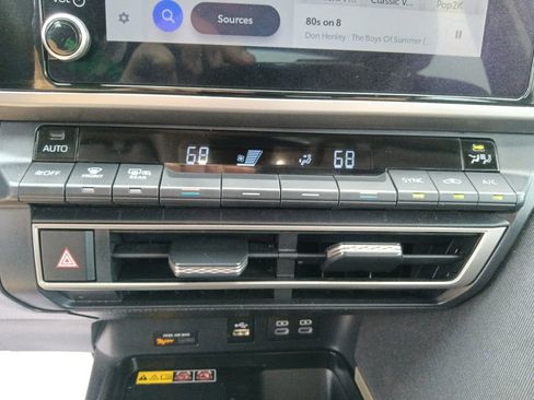 Used 2025 Toyota Camry LE FWD image 23