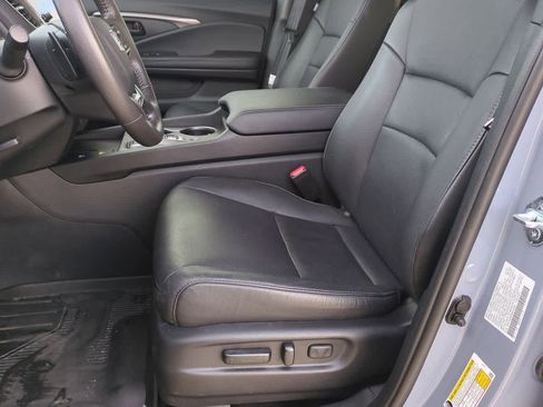 Used 2025 Honda Passport EX-L image 15